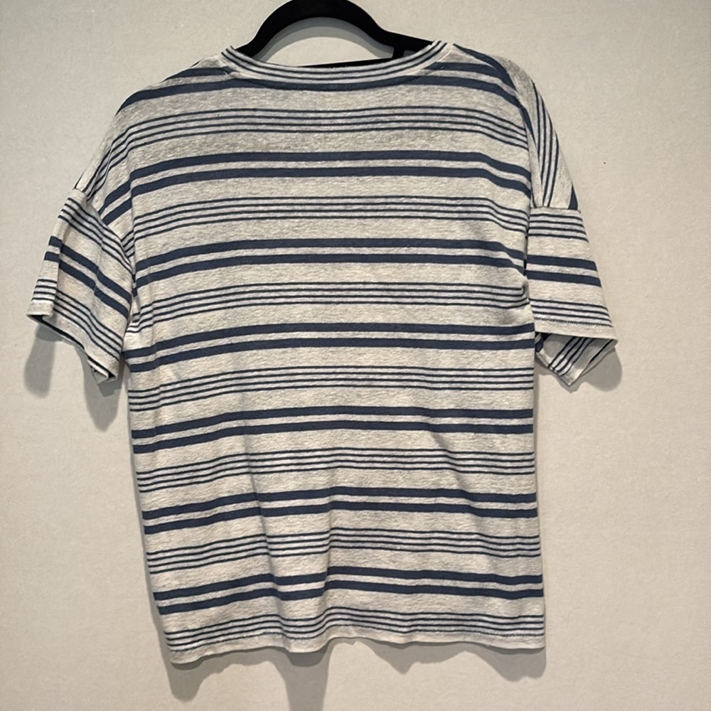 Aerie - short sleeve crew neck t-shirt - size XS. White with baby blue stripes - Picture 7 of 11